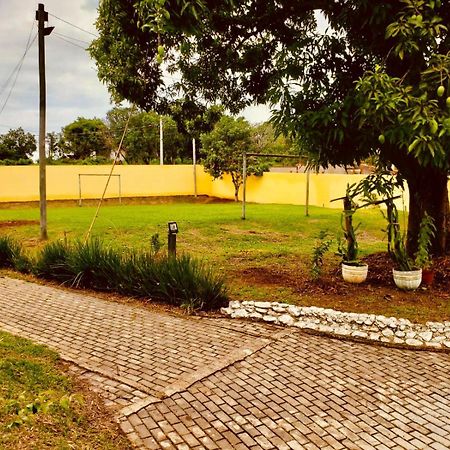 Chacara Charmosa Com Piscina, Campo De Futebol Villa Guaratingueta Exterior photo
